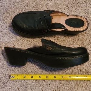 BORN black leather size 10 backless clogs